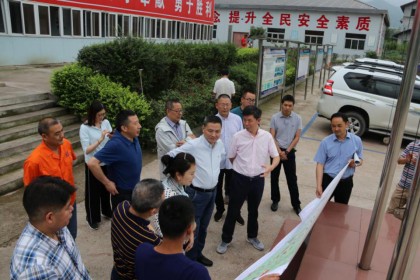 四川省交投集團公司黨委副書記、副董事長、總經(jīng)理周黎明到仁沐新LJ18標項目部檢查指導(dǎo)工作