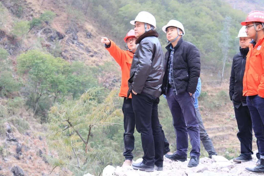 川交路橋黨委委員、董事、總工程師汪碧云赴沿江高速金寧段ZCB1-5項(xiàng)目檢查指導(dǎo)工作
