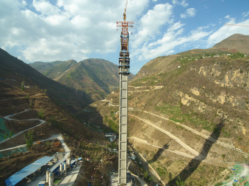 聚焦！“世界第一高墩”鋼管安裝順利封頂