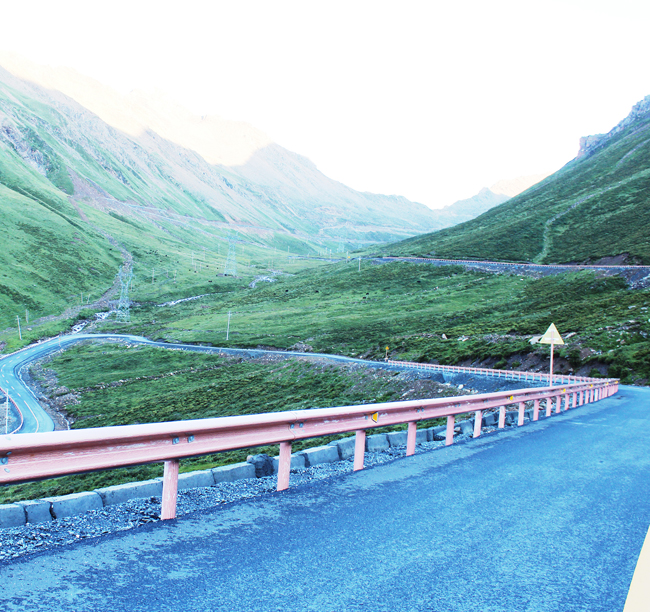 2009年-省道303線(xiàn)映秀至日隆公路災(zāi)后恢復(fù)...