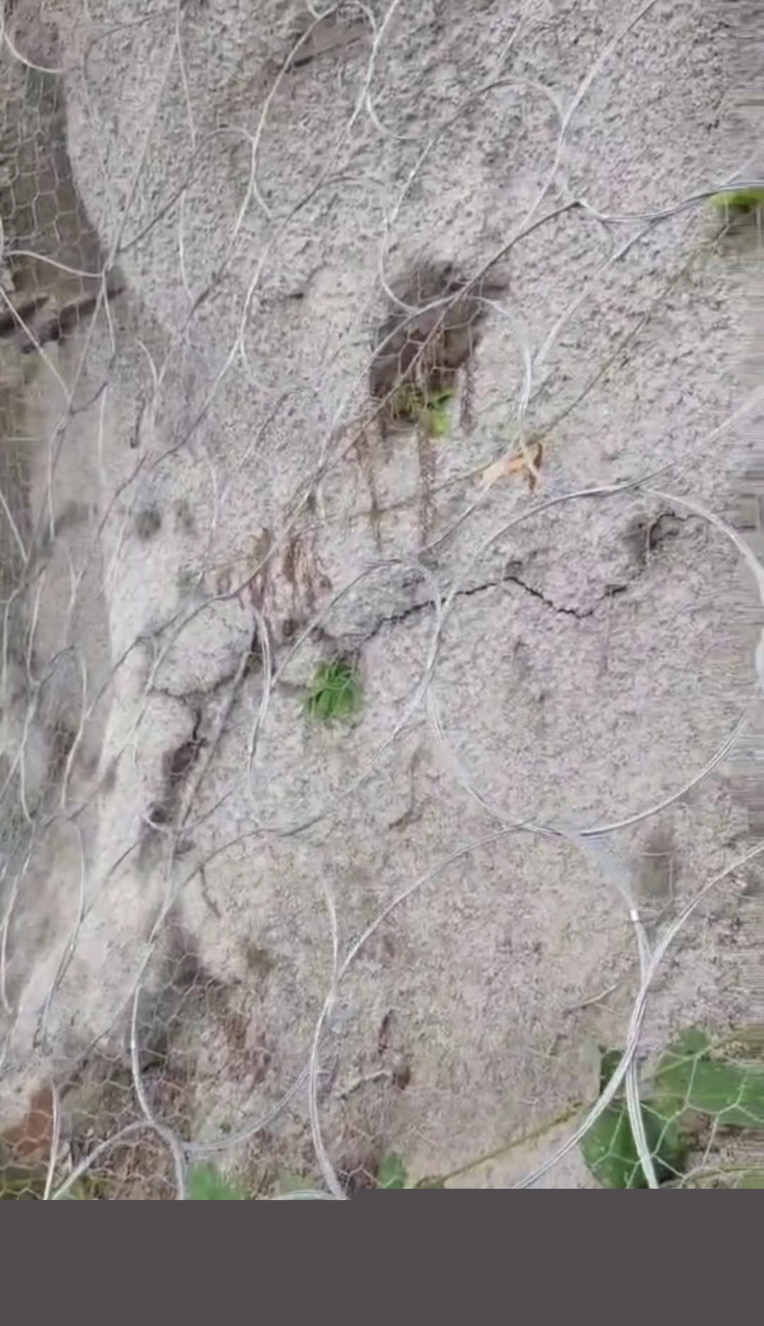 坍塌前8小時，183名工人全部撤離