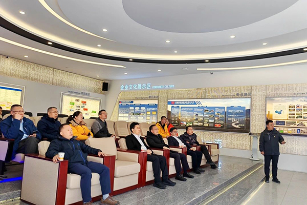 蜀道集團(tuán)總工程師、川高公司黨委書(shū)記、董事長(zhǎng)黃兵赴康新高速項(xiàng)目調(diào)研指導(dǎo)工作